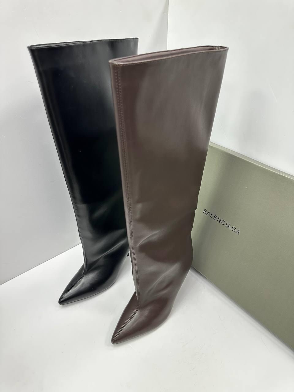 сапоги balenciaga,женские кожаные сапоги balenciaga на молнии 2026 черные,сапоги до колена на высоком каблуке с острым носком,женские сапоги,кожаные высокие сапоги balenciaga