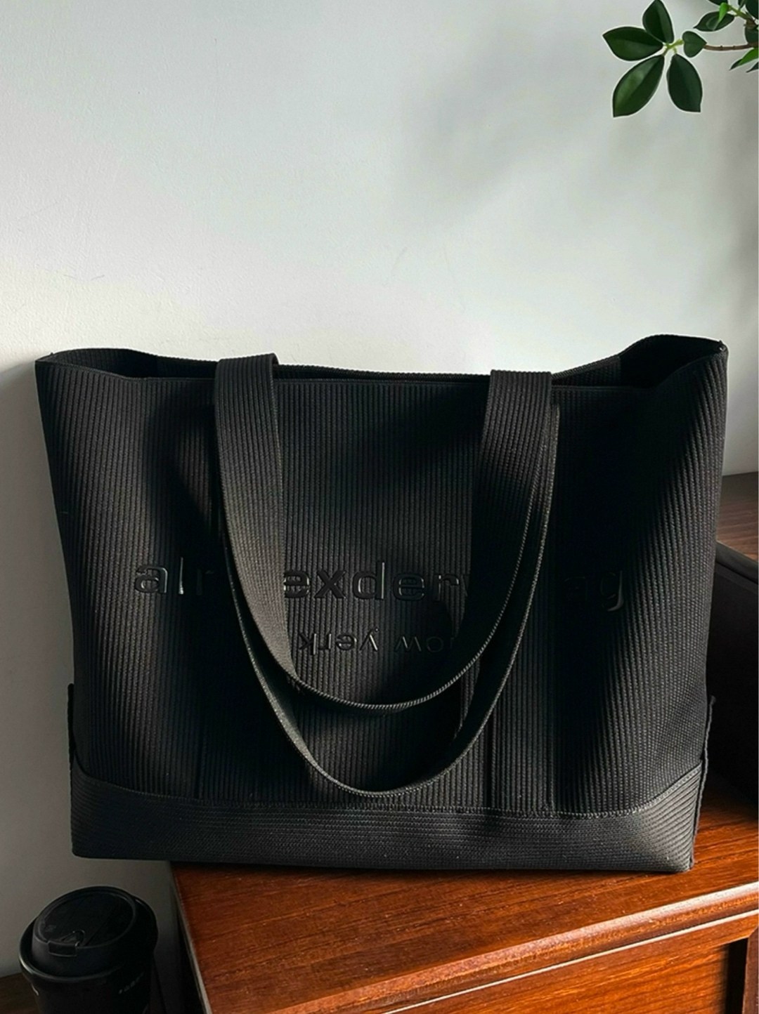 сумка александр ванг вместительная шоппер женская,сумка женская шоппер александр ванг,сумка,сумка-шоппер alexander wang,сумка черная шоппер alexander wang ryan тоут