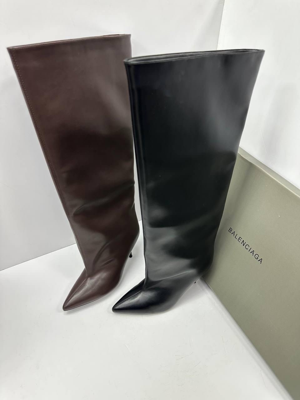 сапоги balenciaga,женские кожаные сапоги balenciaga на молнии 2026 черные,сапоги до колена на высоком каблуке с острым носком,женские сапоги,кожаные высокие сапоги balenciaga