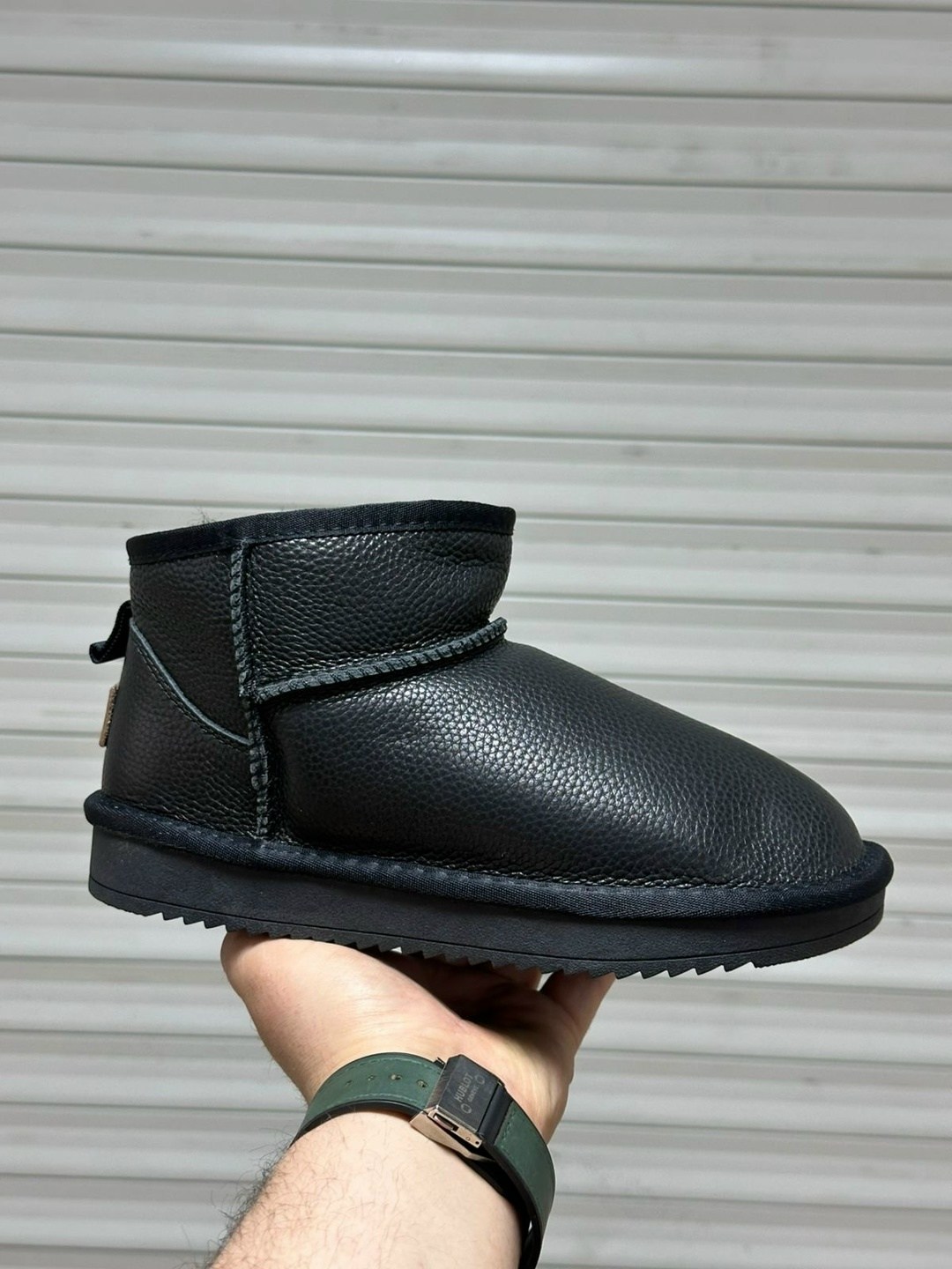 угги ugg classic mini ii черный,угги мужские черные,угги,чёрные мужские угги мини,мужские угги