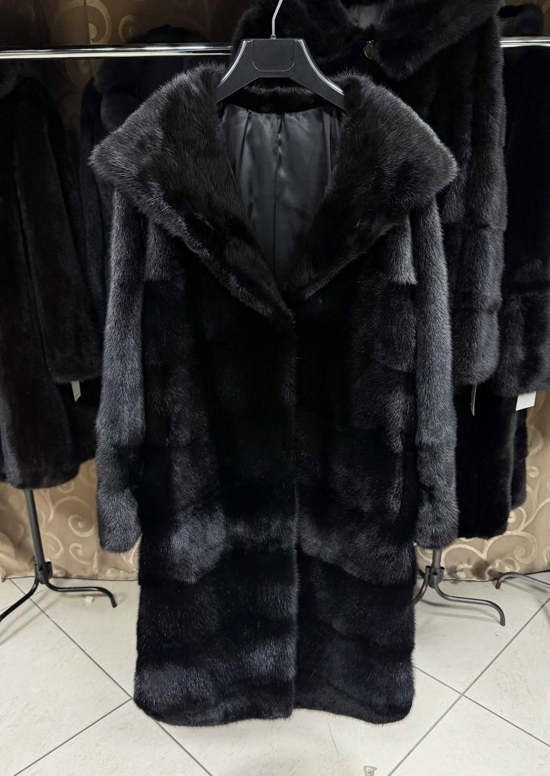 норковая шуба поперечка с капюшоном,норковая шуба поперечка с капюшоном черная,шуба норковая поперечка с капюшоном черный бриллиант,шуба норковая,шуба норковая с капюшоном