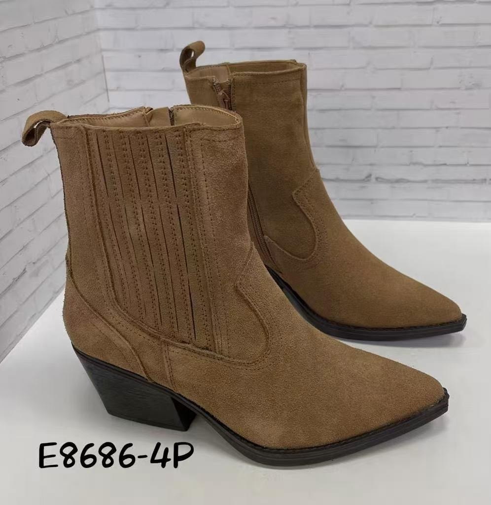 женские полусапоги,полусапоги,,демисезонные полусапоги,ботинки казаки замшевые демисезонные на каблуке коричневые