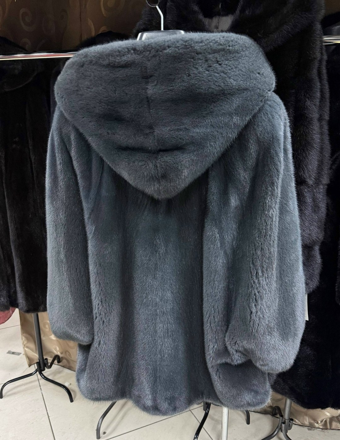 шубка из меха европейской норки с капюшоном 80 см,шуба норковая с капюшоном,шуба из меха европейской норки с капюшоном,шуба норковая,шубка из меха европейской норки с капюшоном модель "москвичка"