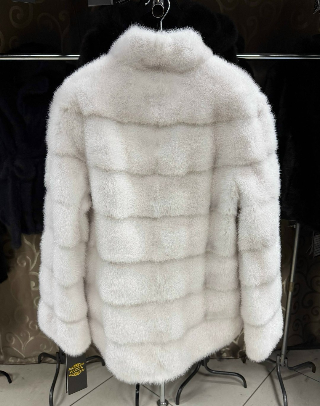 норковая шуба,шуба из норки,полушубок из норки,шуба,белая норковая шуба