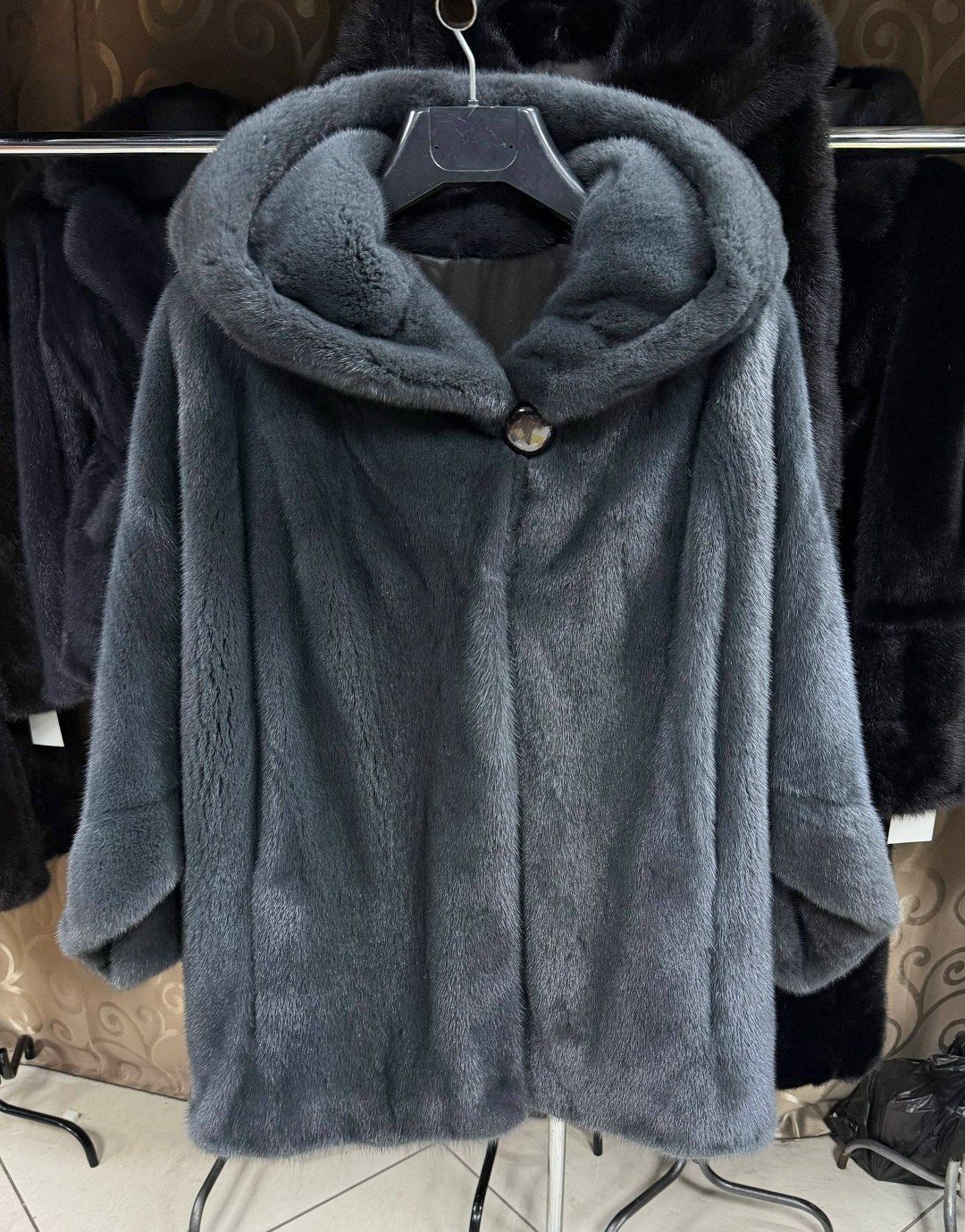 шубка из меха европейской норки с капюшоном 80 см,шуба норковая с капюшоном,шуба из меха европейской норки с капюшоном,шуба норковая,шубка из меха европейской норки с капюшоном модель "москвичка"