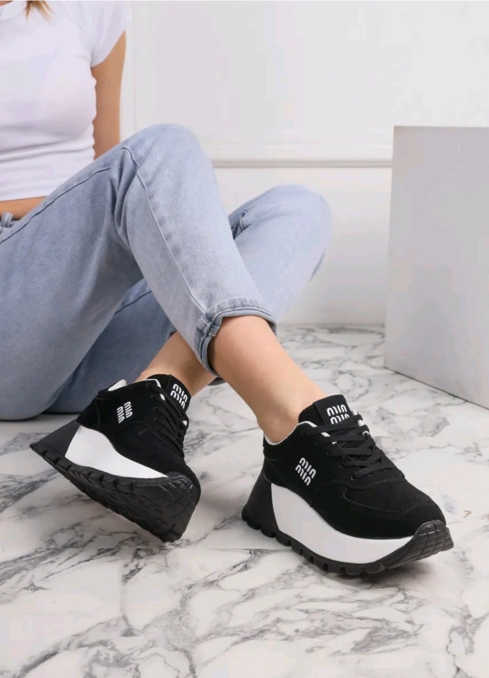 ,кроссовки женскиe,кроссовки повседневные,стильные женские кроссовки,кроссовки модные