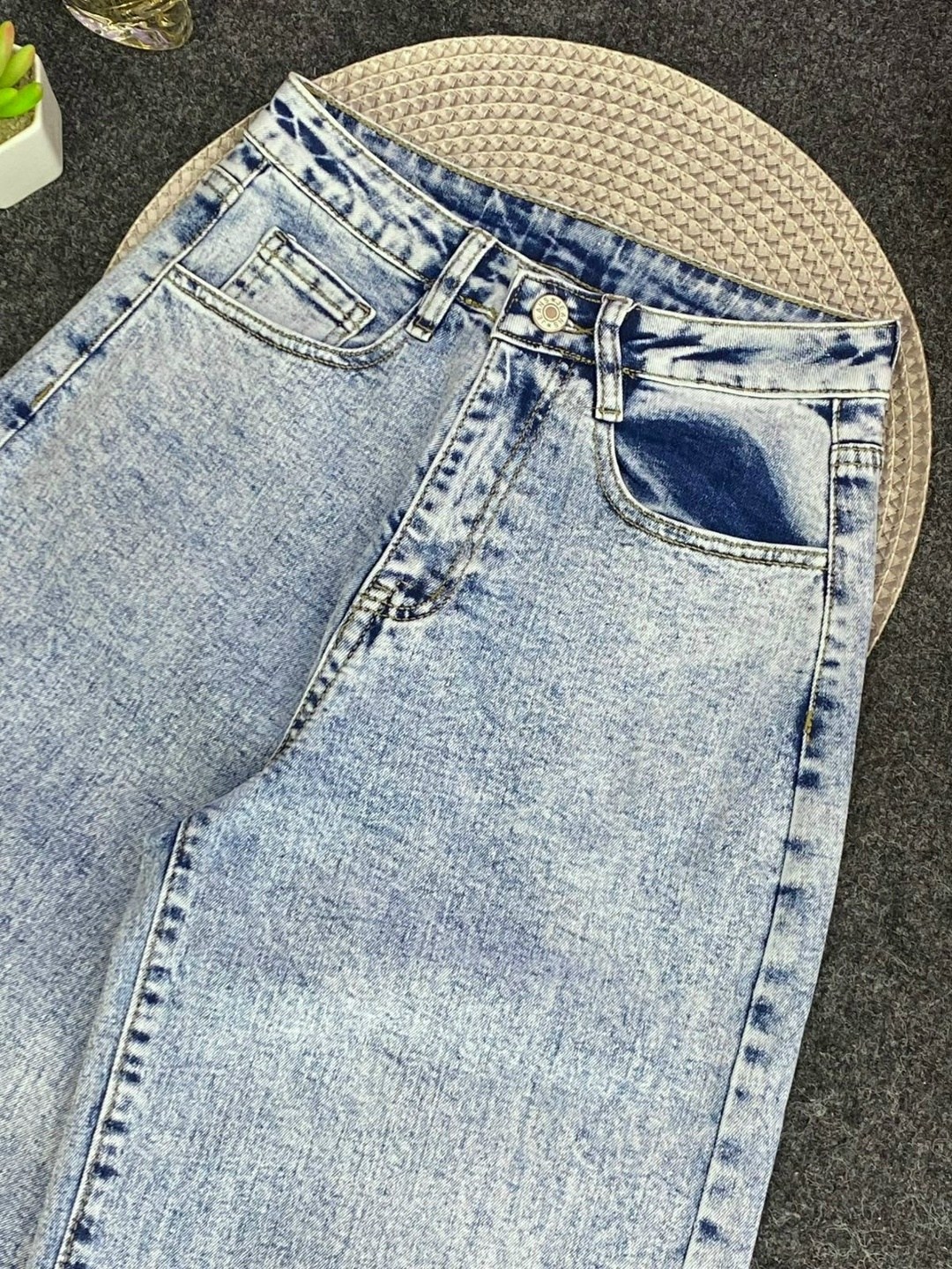 женские джинсы,джинсы,стильные джинсы,брюки джинсы,джинсы модные