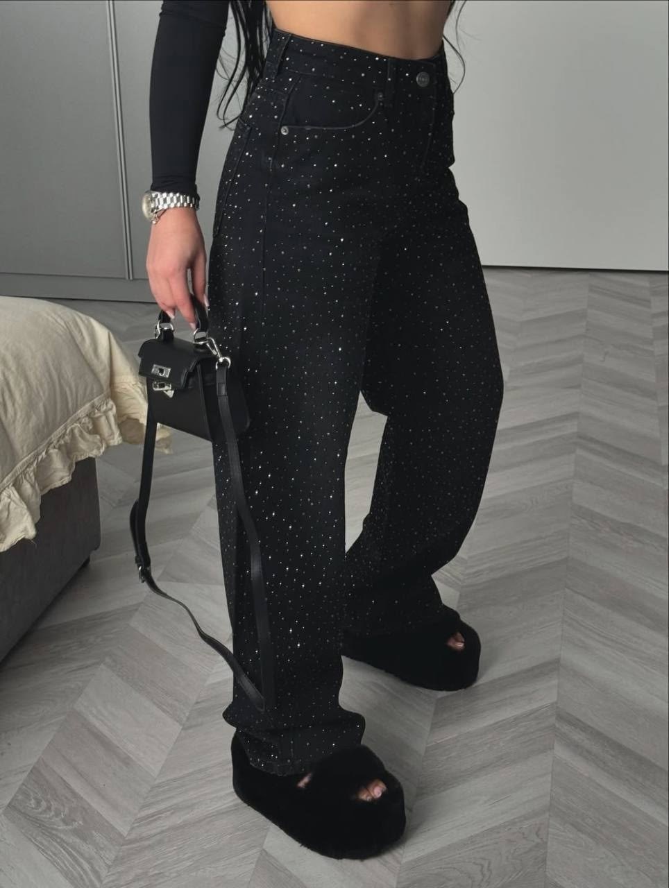 джинсы со стразами,женские джинсы со стразами,джинсы широкие трубы со стразами,женские джинсы,джинсы трубы стразе