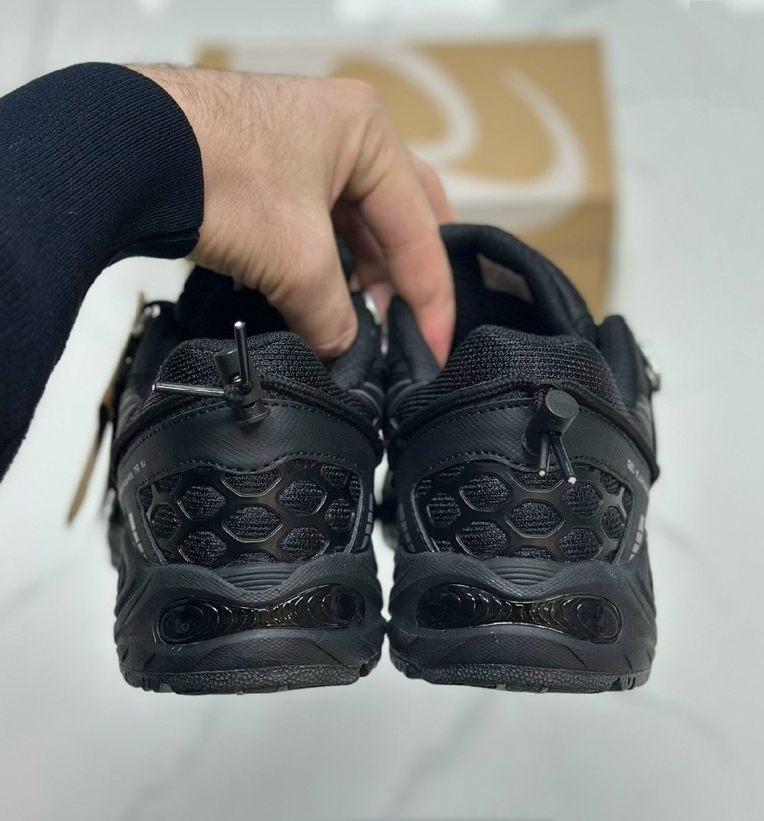 кроссовки,черные кроссовки,оригинальные кроссовки,кроссовки для мужчин,кроссовки мужские asics