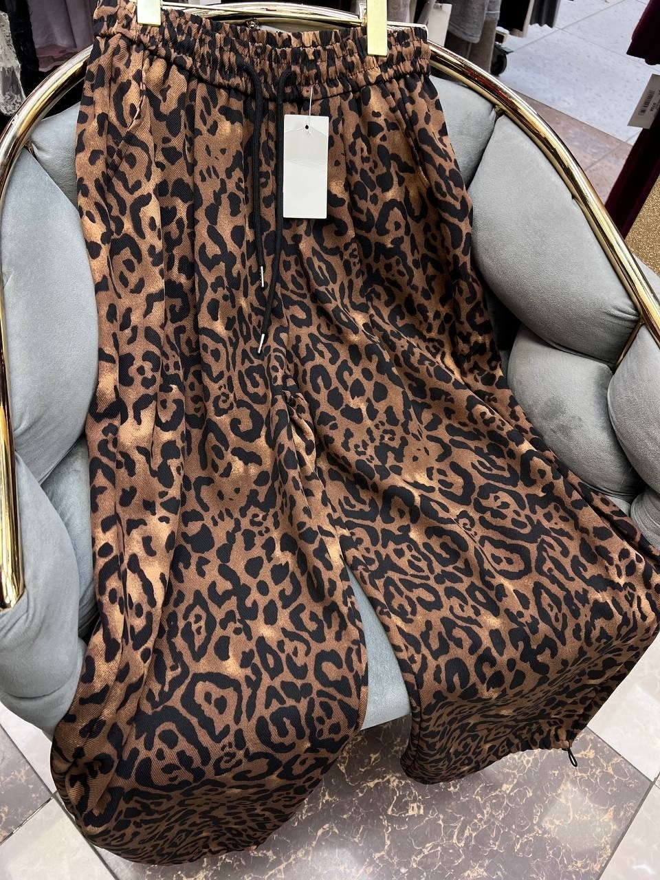 леопардовые брюки,брюки прямого покроя с леопардовым принтом,укороченные брюки с широкими штанинами и леопардовым принтом для женщин,брюки с леопардовым принтом,леопардовые штаны