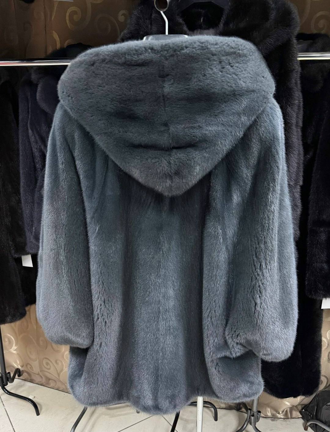 шубка из меха европейской норки с капюшоном 80 см,шуба норковая с капюшоном,шуба из меха европейской норки с капюшоном,шуба норковая,шубка из меха европейской норки с капюшоном модель "москвичка"