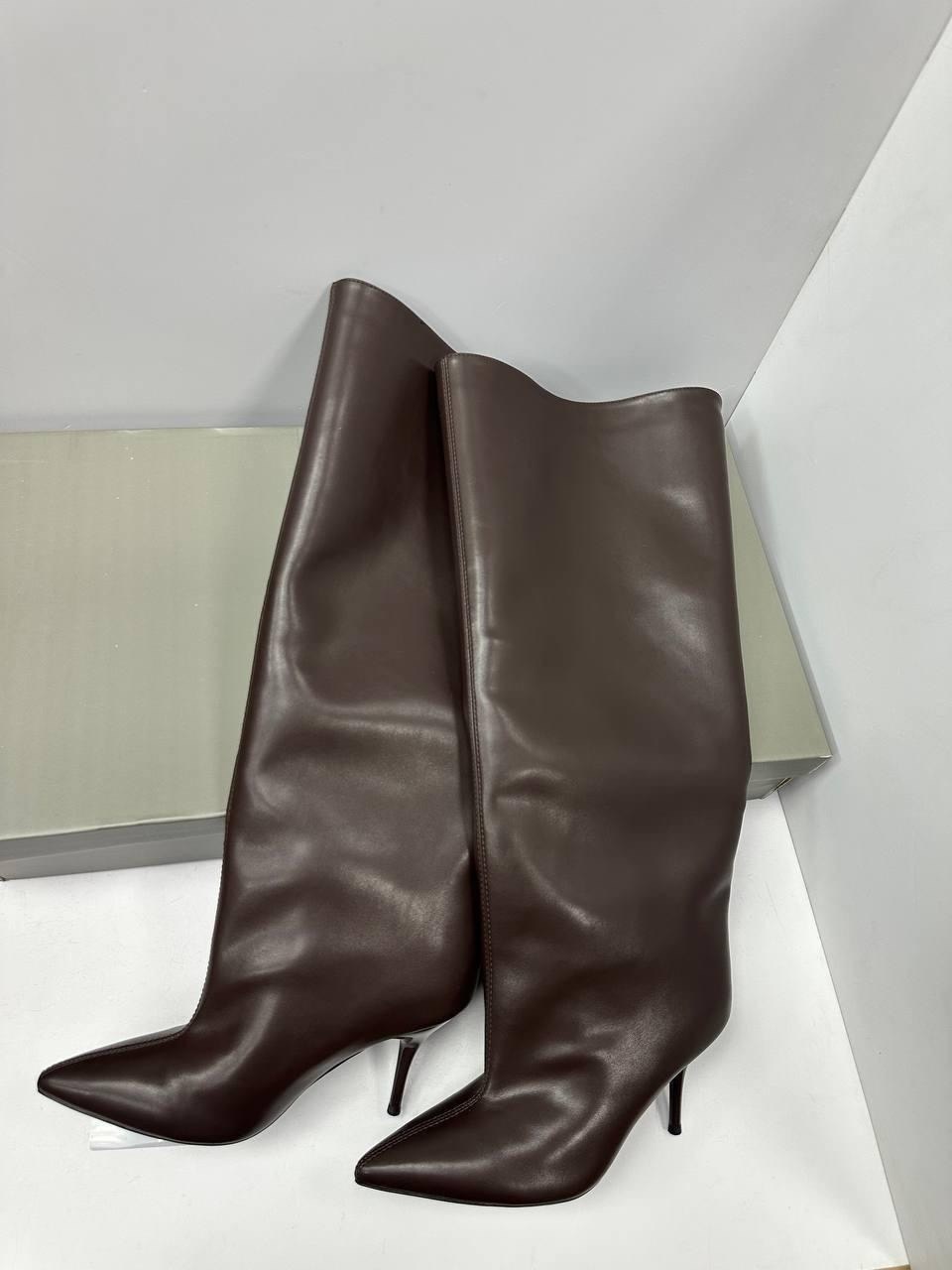 сапоги balenciaga,женские кожаные сапоги balenciaga на молнии 2026 черные,сапоги до колена на высоком каблуке с острым носком,женские сапоги,кожаные высокие сапоги balenciaga