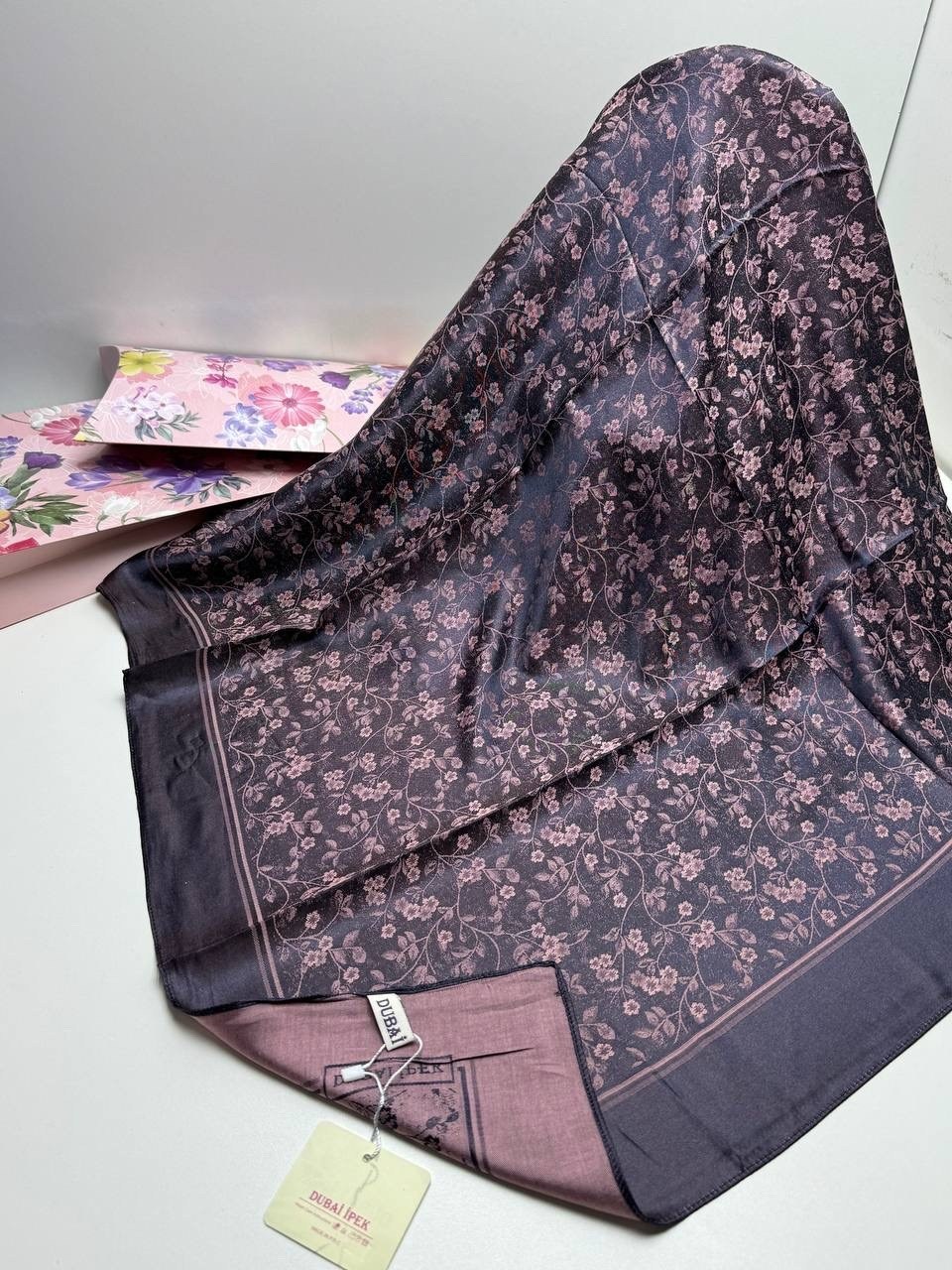 платок женский с рисунком,платок женский с рисунком 60*60 см арт. 1219235,платки женские,платок,брендовый платок