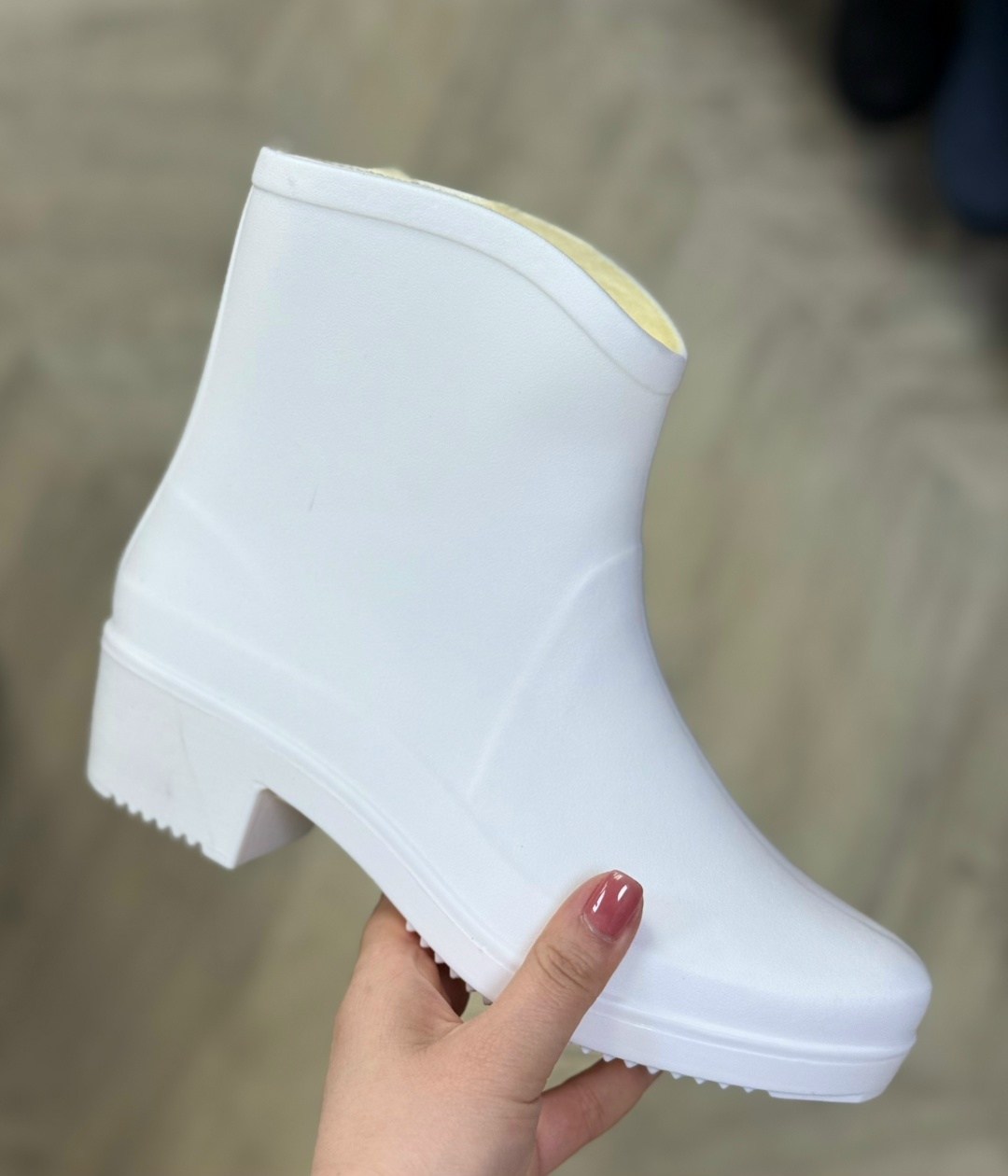 ,резиновые сапоги,сапоги резиновые женские,женские резиновые водонепроницаемые полусапожки,резиновая