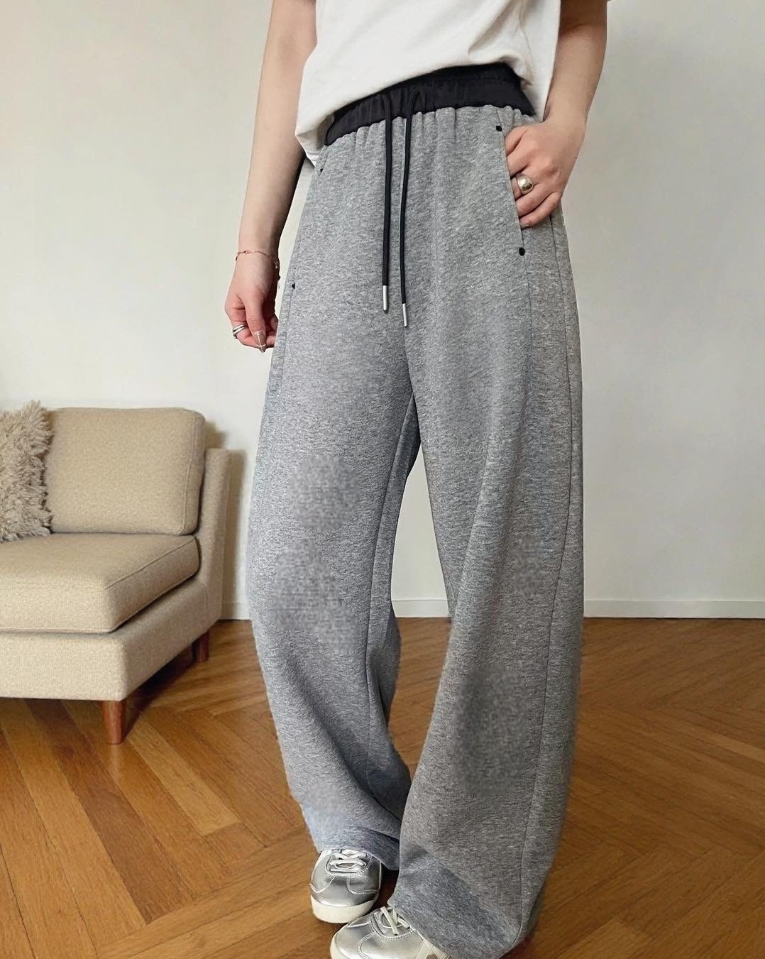 повседневные серые прямые спортивные брюки,серые широкие спортивные штаны,брюки женские спортивные с широкими штанинами,брюки спортивные,женские спортивные брюки в американском стиле серые