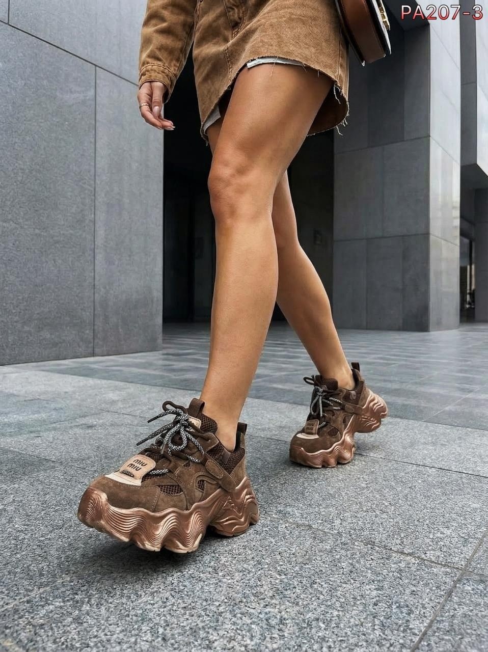 ,женские кроссовки на массивной платформе,кроссовки женские,женские массивные кроссовки,массивные кроссовки для женщин