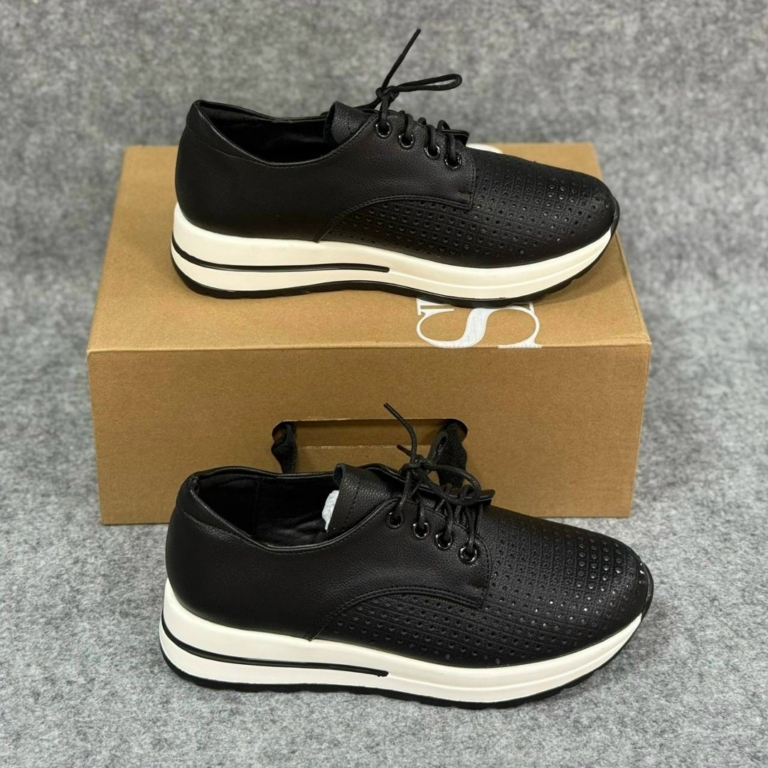 ,женские кроссовки,женская ,стильные кроссовки,обуви