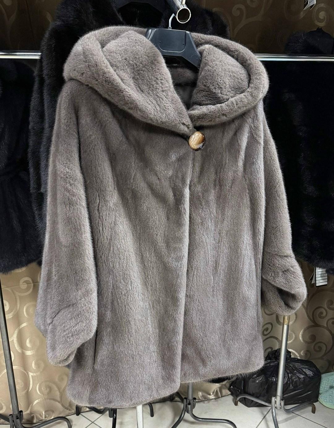 норковые шубы,шуба норковая с капюшоном,шубка из меха европейской норки с капюшоном,шубка из меха европейской норки с капюшоном модель "москвичка",шуба