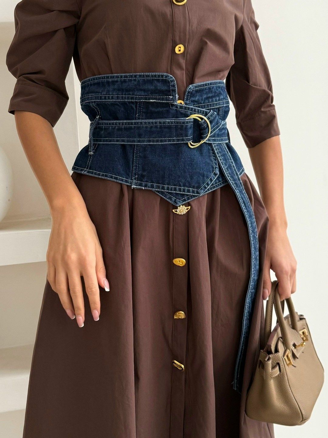 платье с поясом,стильное платье,белое платье рубашка,женское платье рубашка