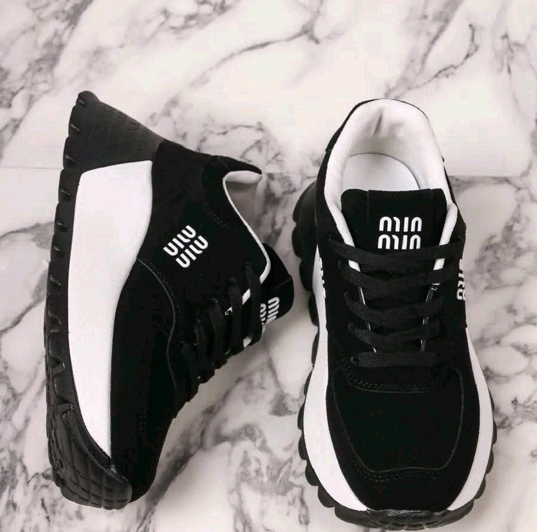 ,кроссовки женскиe,кроссовки повседневные,стильные женские кроссовки,кроссовки модные