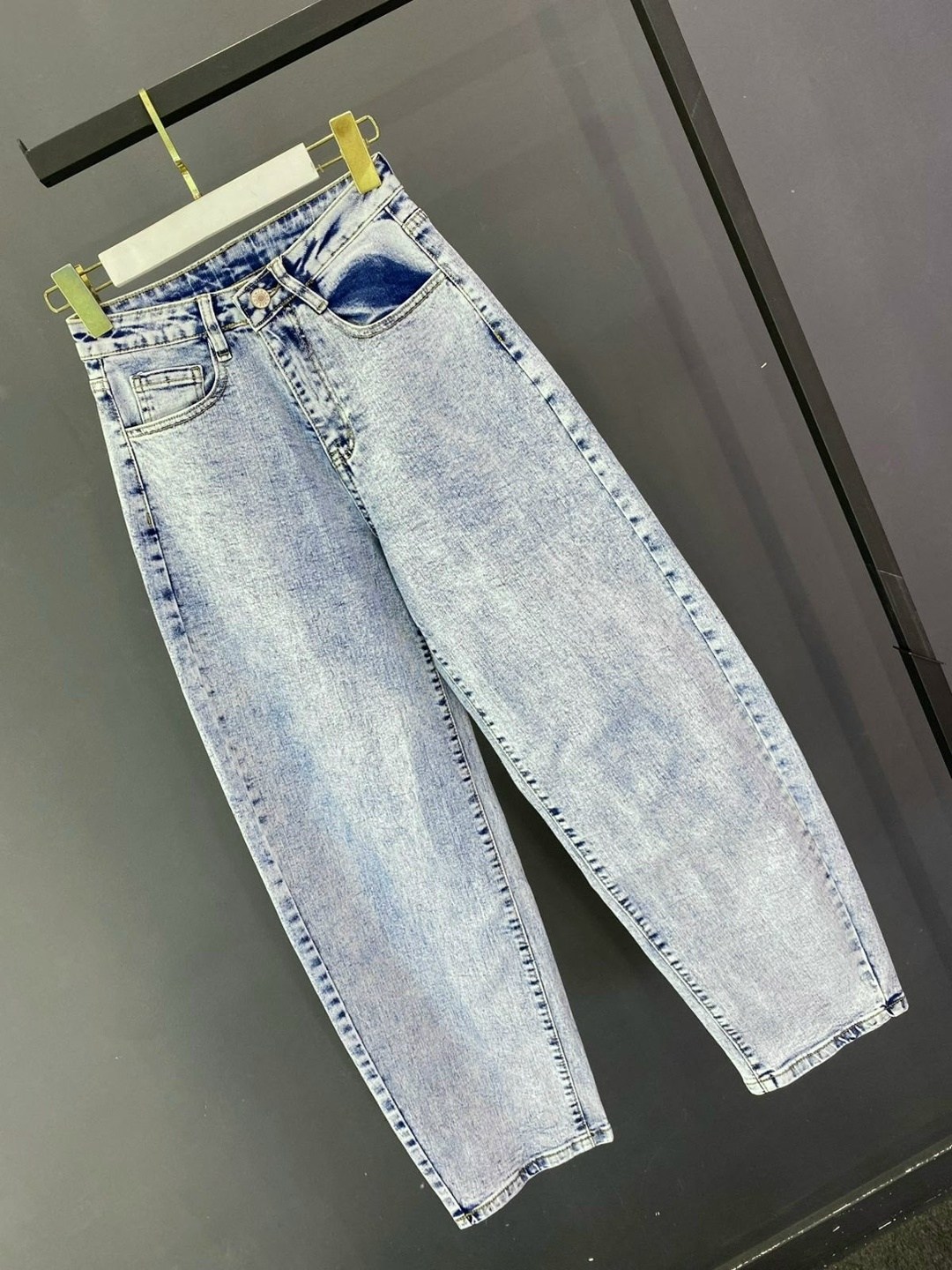 женские джинсы,джинсы,стильные джинсы,брюки джинсы,джинсы модные