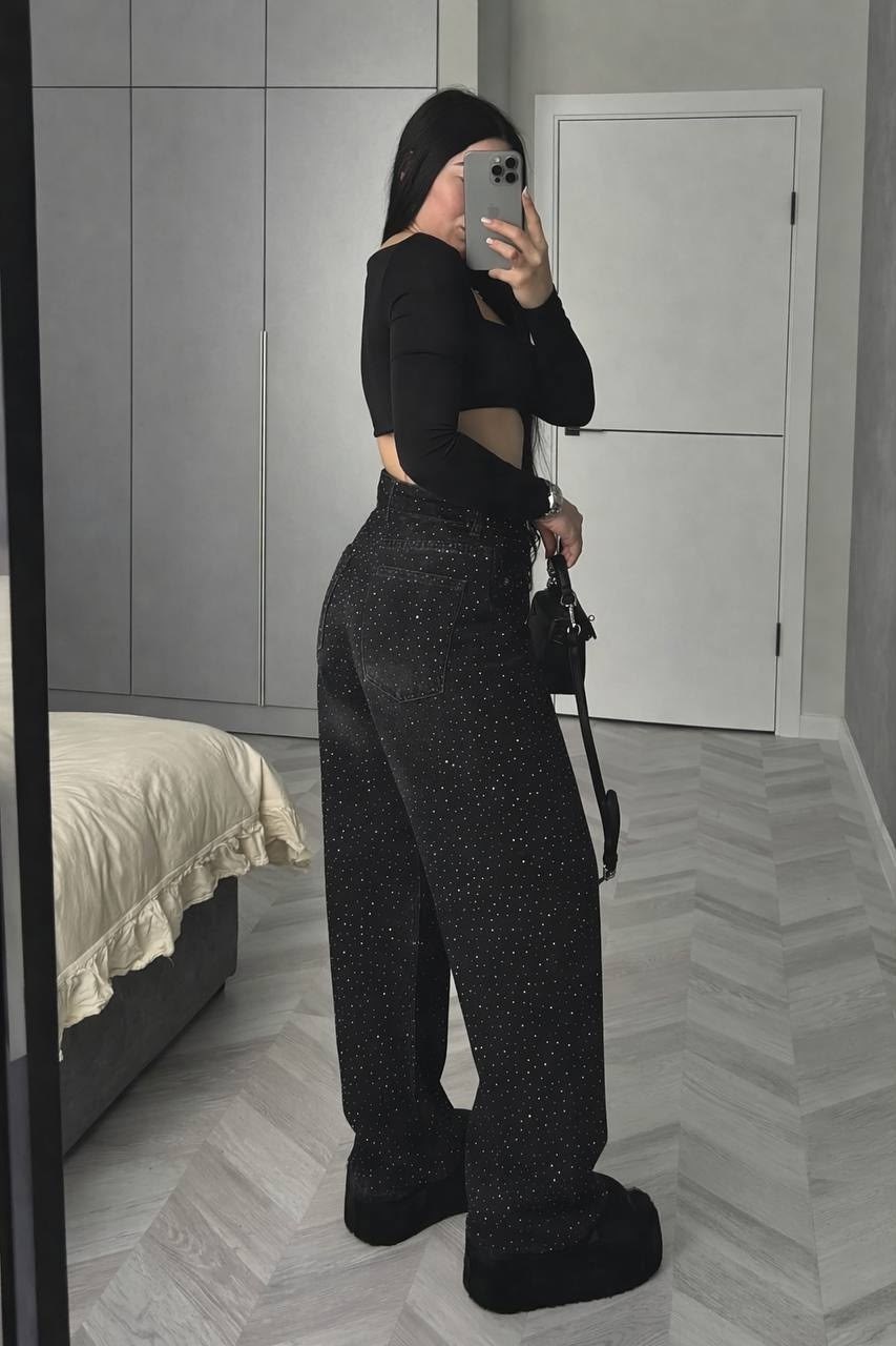 джинсы со стразами,женские джинсы со стразами,джинсы широкие трубы со стразами,женские джинсы,джинсы трубы стразе