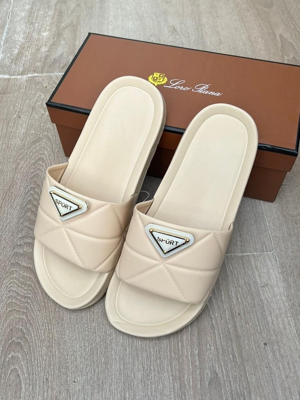 ,шлепанцы prada,шлепки прада,женские шлепанцы,шлёпки женские прада