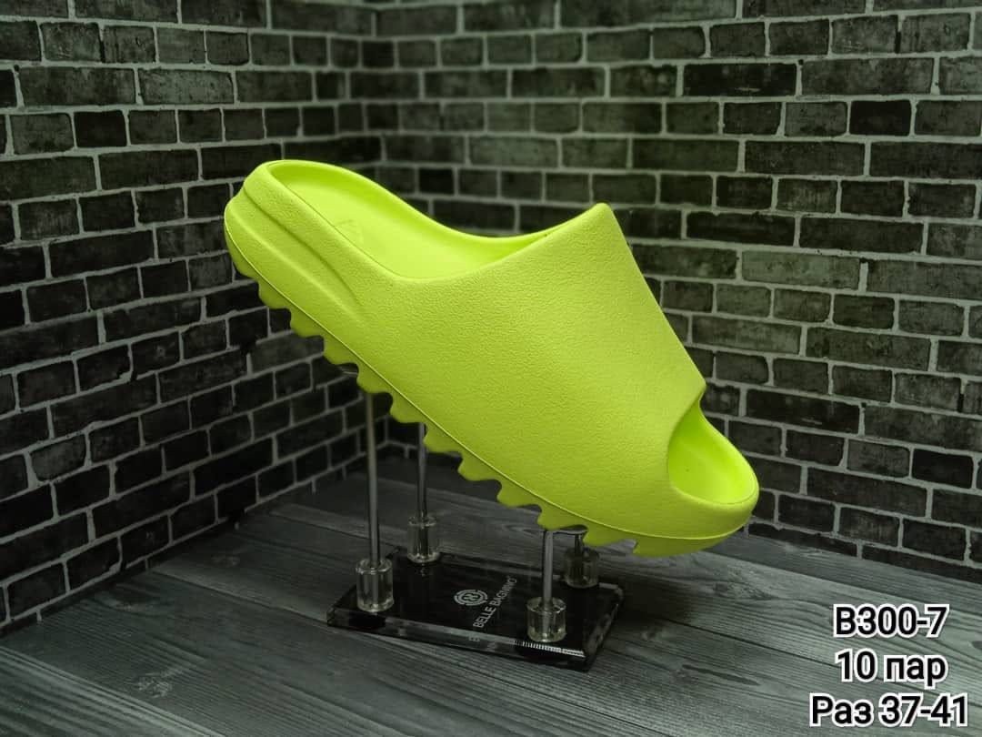 adidas yeezy slide,adidas yeezy slide glow green,сланцы adidas yeezy slide,тапки адидас yeezy slide,модные тапочки