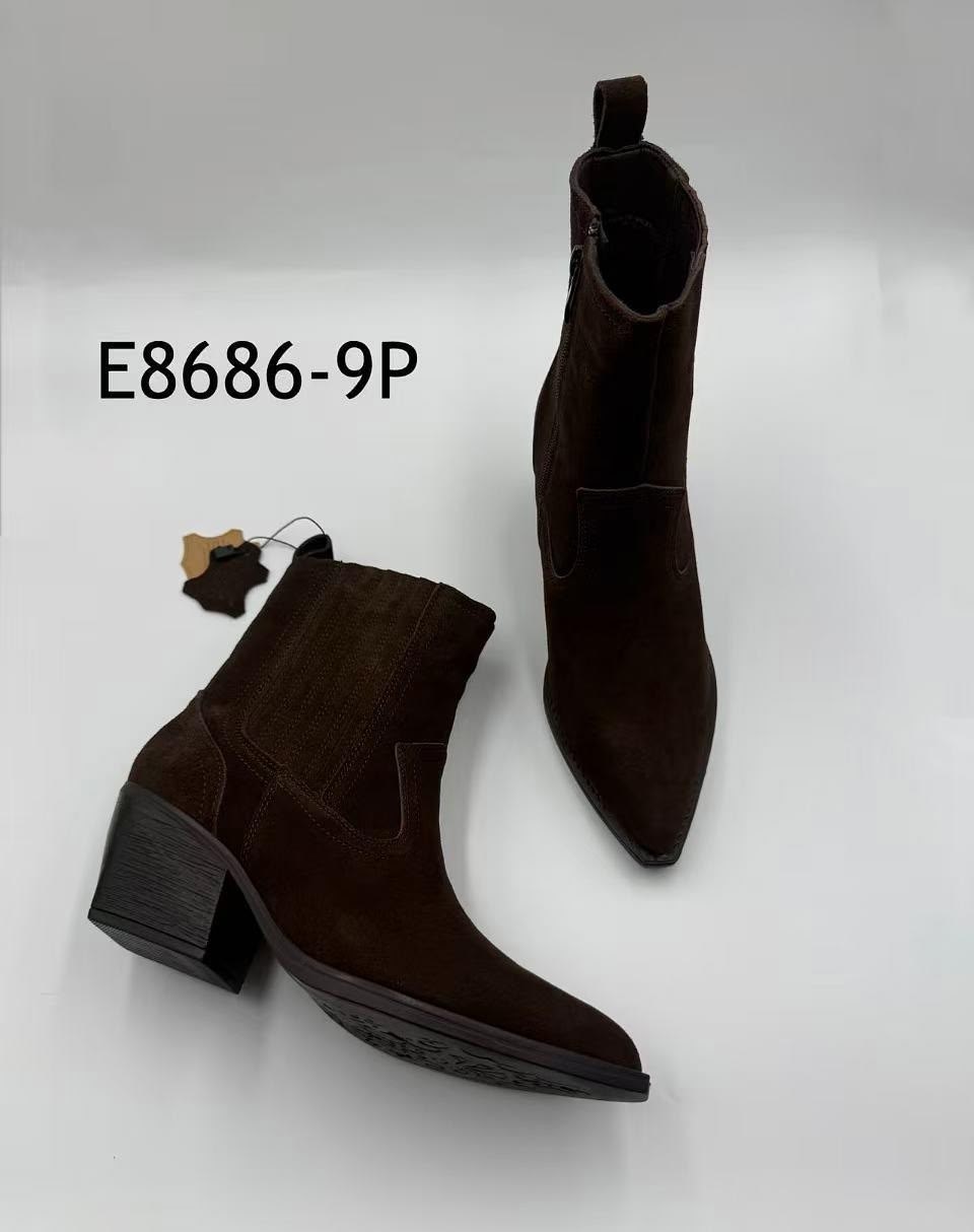 женские полусапоги,полусапоги,,демисезонные полусапоги,ботинки казаки замшевые демисезонные на каблуке коричневые