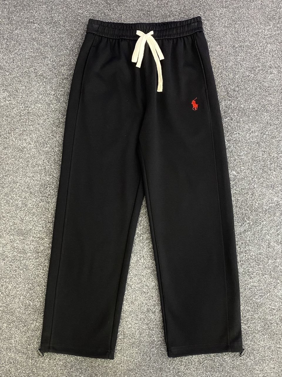 спортивные брюки,спортивные штаны,трикотажные брюки,серые спортивные штаны,повседневные спортивные брюки