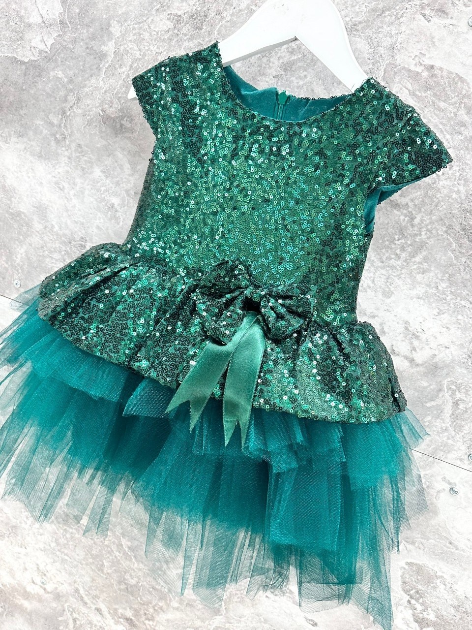 платье для девочек,изумрудное платье для девочки,платье нарядное,зеленое платье для девочки,зеленое платье для детей