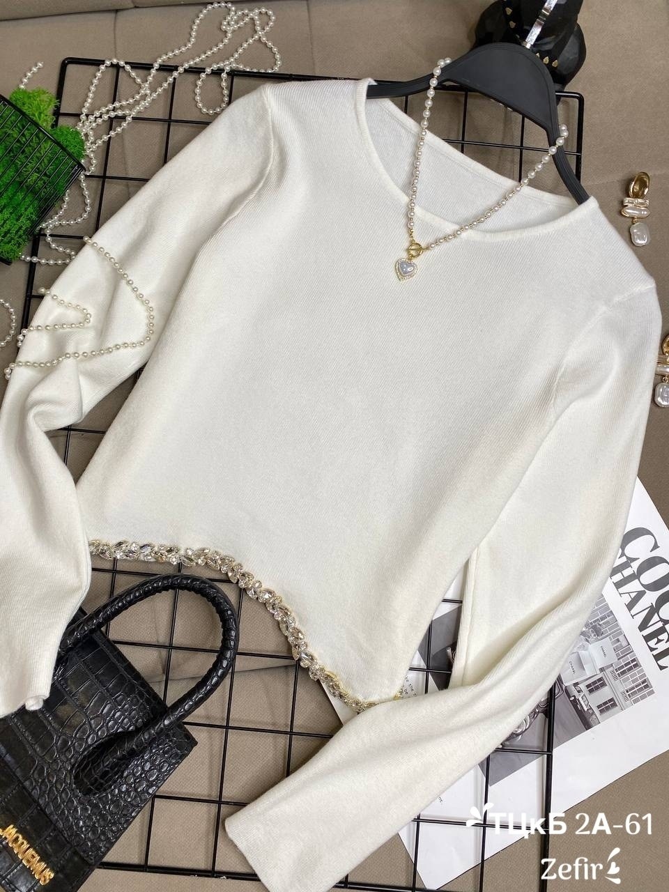 кофта женская,укороченная кофта со стразами,кофточка со стразами,кофточка с бусинами