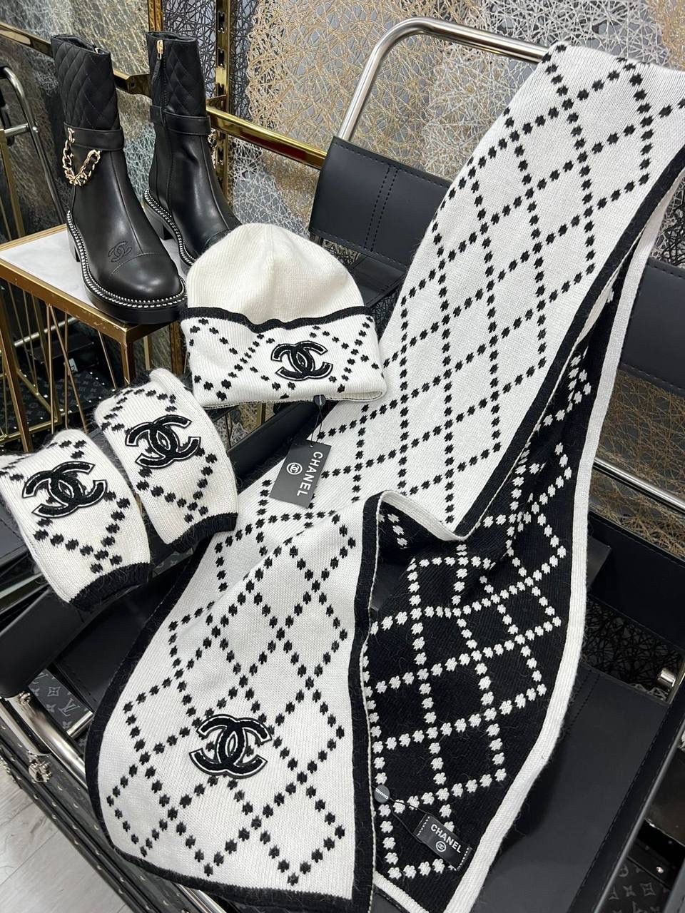 шарф chanel,кашемир в стиле chanel 2026 зимний шарф,комплекты chanel шапка шарф перчатки,шарфик шанель,шарф шанель