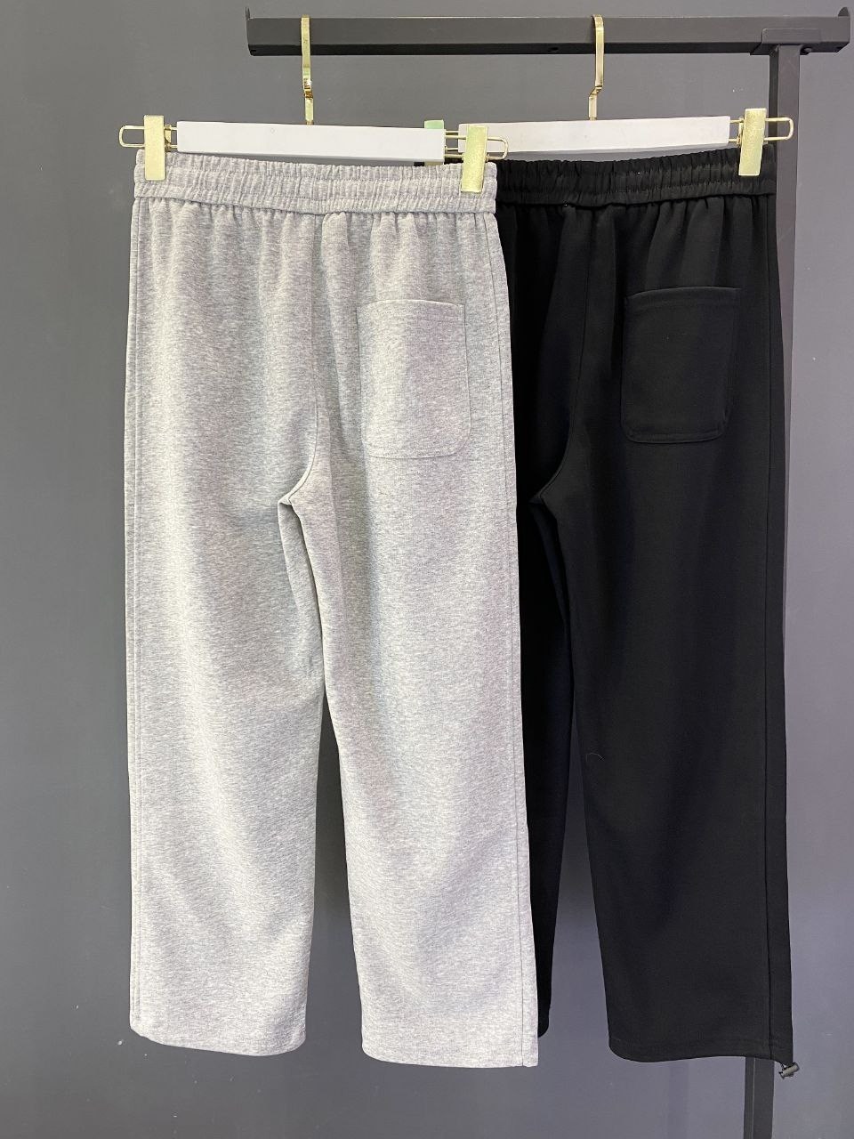спортивные брюки,спортивные штаны,трикотажные брюки,серые спортивные штаны,повседневные спортивные брюки