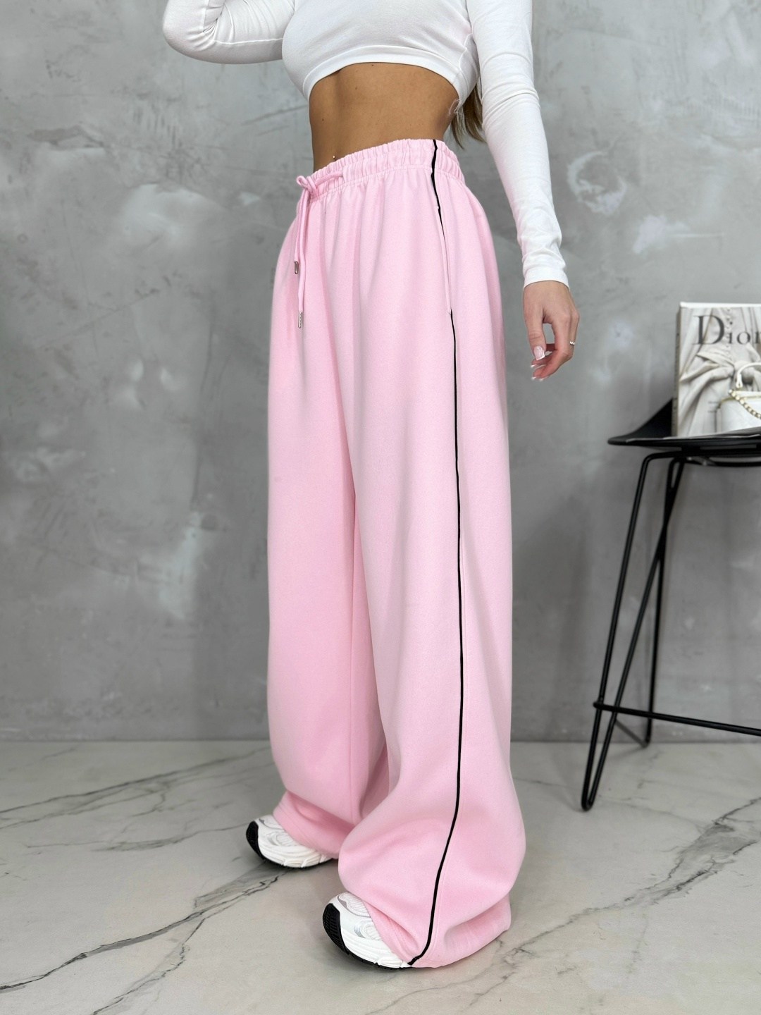 розовые спортивные штаны широкие,брюки спортивные женские,брюки спортивные,брюки розовые,розовые широкие штаны женские