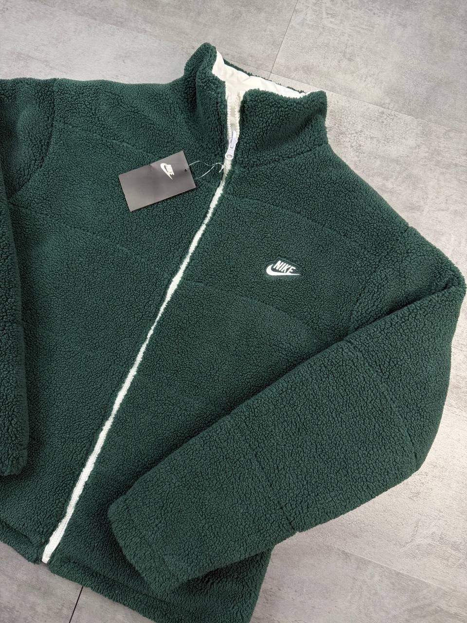 двухсторонняя куртка nike,универсальная куртка,куртка,спортивная куртка,куртка двухсторонние