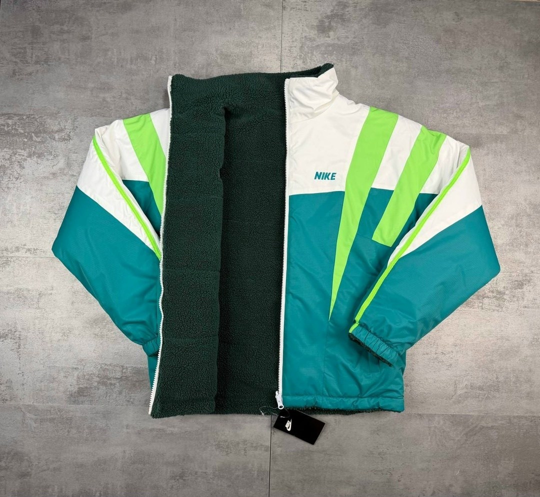 двухсторонняя куртка nike,универсальная куртка,куртка,спортивная куртка,куртка двухсторонние