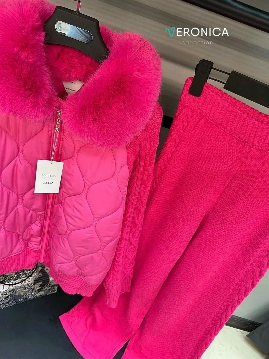 меховой воротник,женский пуховик с натуральным мехом,пуховик с натуральным мехом,куртка с мехом,женской одежды