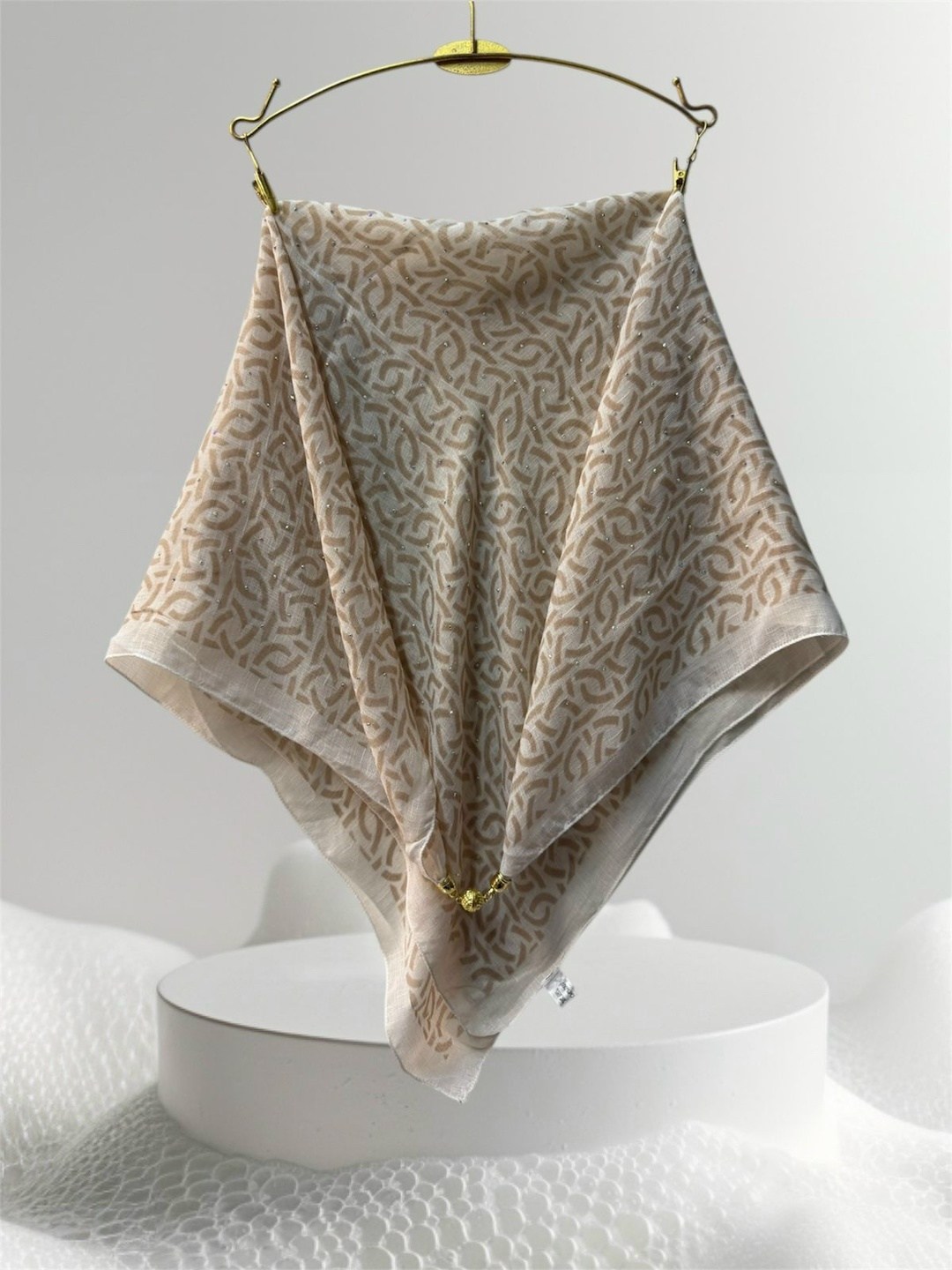 теплые платки,атласный платок,платки женские,шарфы для женщин,шелковый шарф