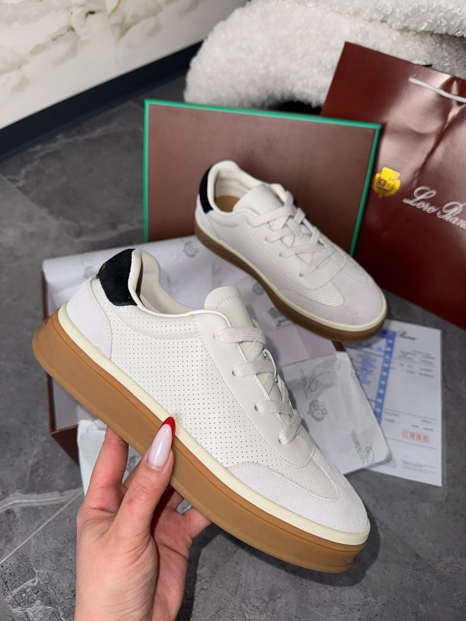 ,кроссовки loro piana,женские кроссовки из замши loro piana черные,женские кроссовки из кожи loro piana черные,женские кроссовки