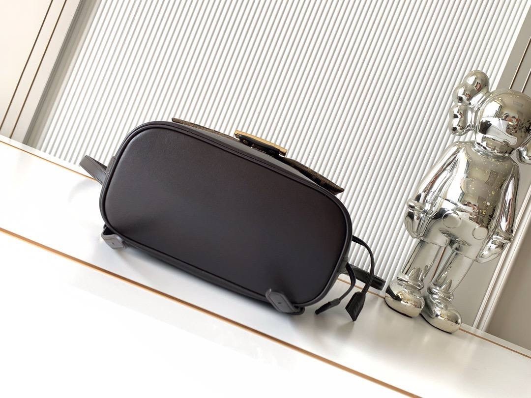 рюкзак fendi,фенди рюкзак женский,рюкзак fendi женский,рюкзак фенди,рюкзак