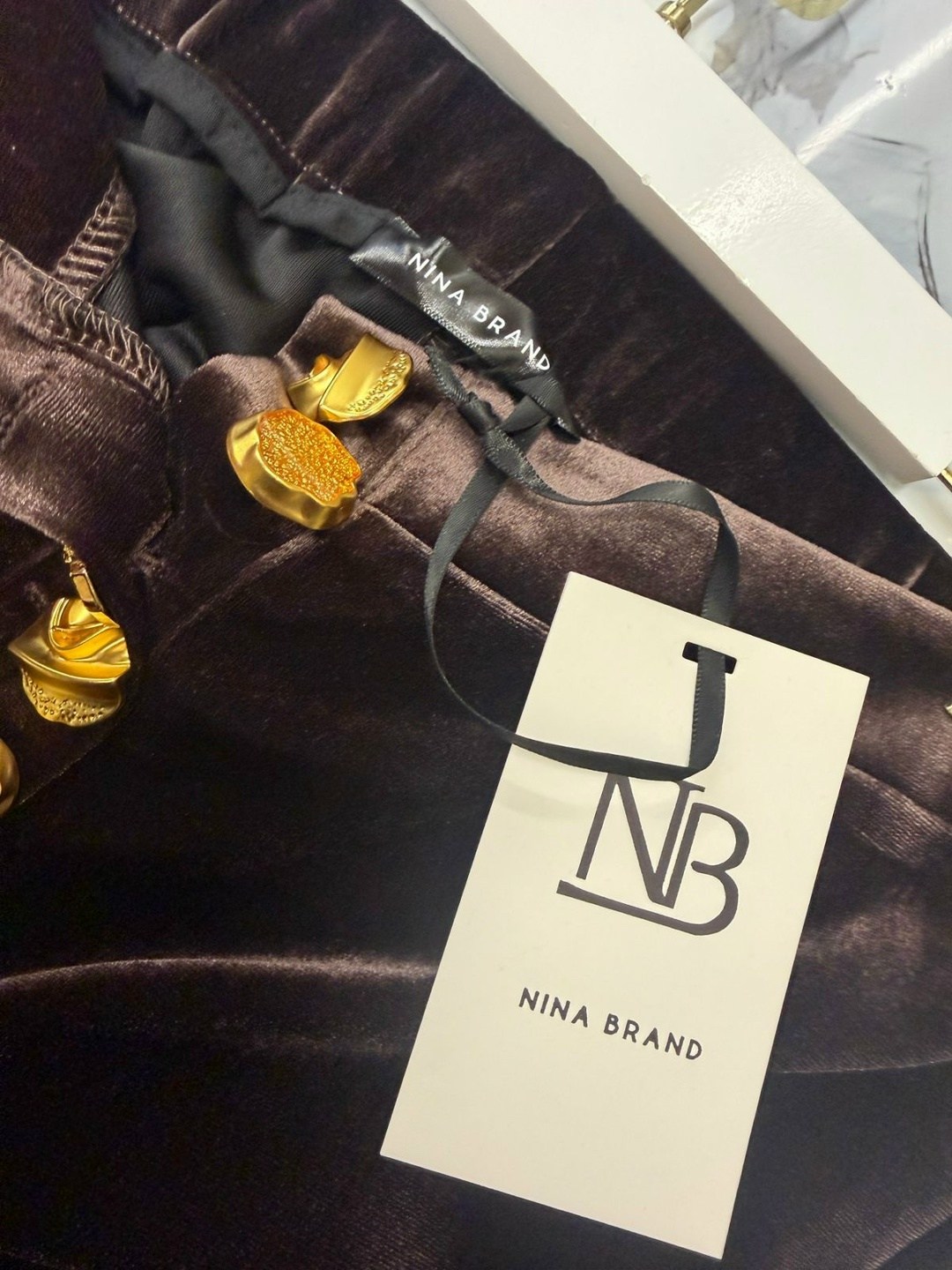 женский бархатный костюм-блейзер на одной пуговице,вельветовые костюмы женские классические, бархатный двубортный блейзер с лацканами и золотыми пуговицами,черный бархатный жакет с отдел