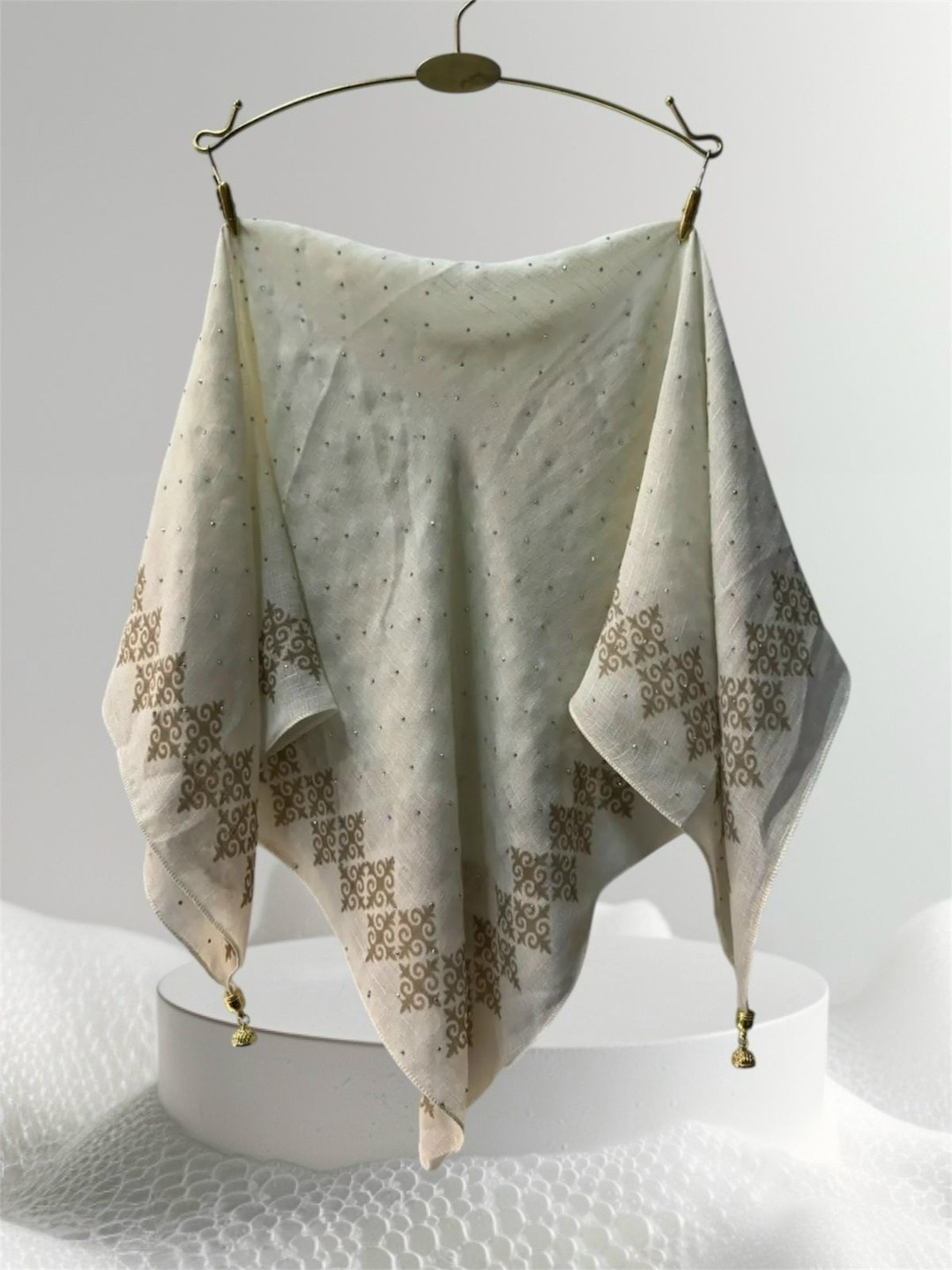 теплые платки,атласный платок,платки женские,шарфы для женщин,шелковый шарф