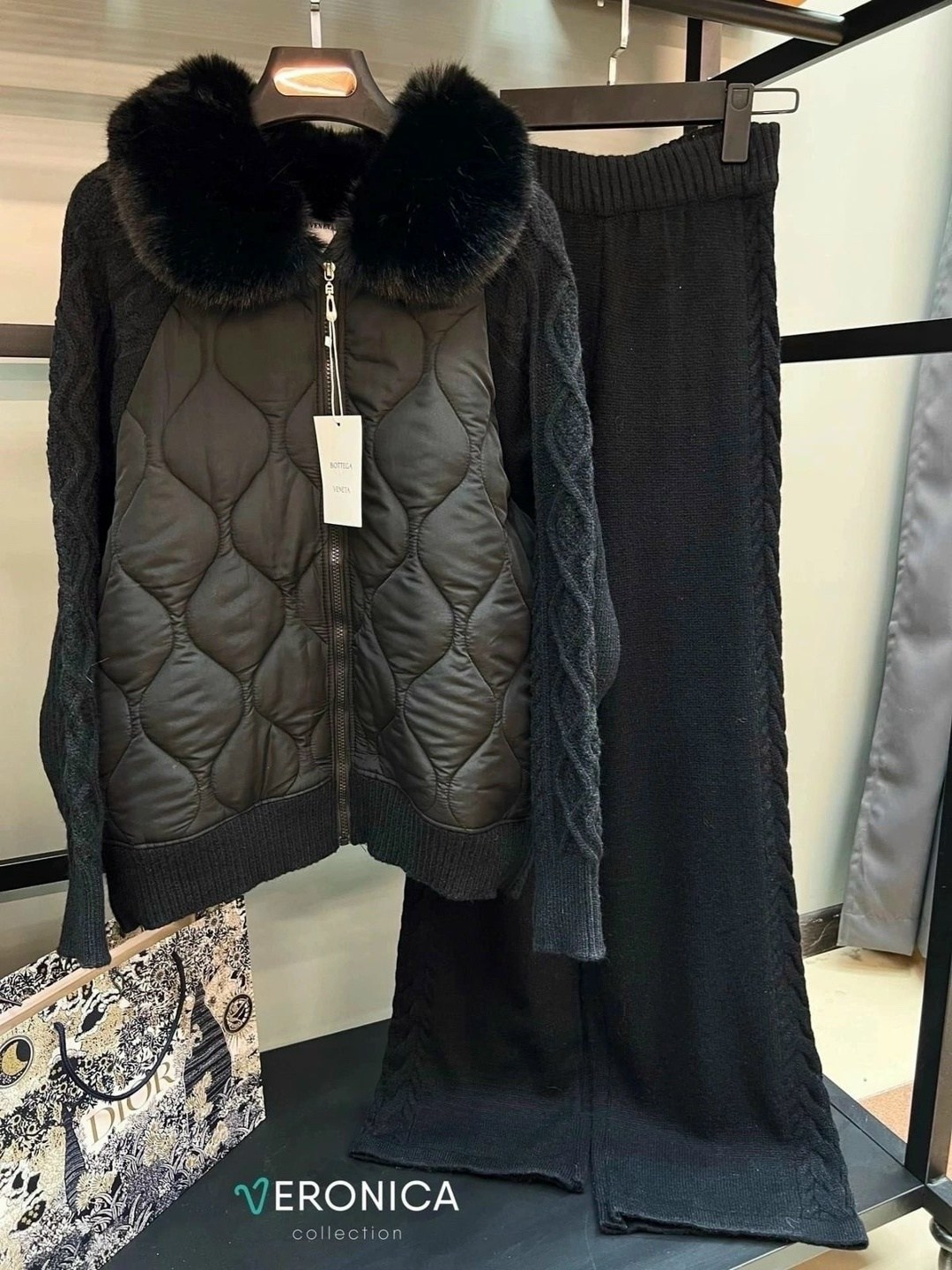 меховой воротник,женский пуховик с натуральным мехом,пуховик с натуральным мехом,куртка с мехом,женской одежды