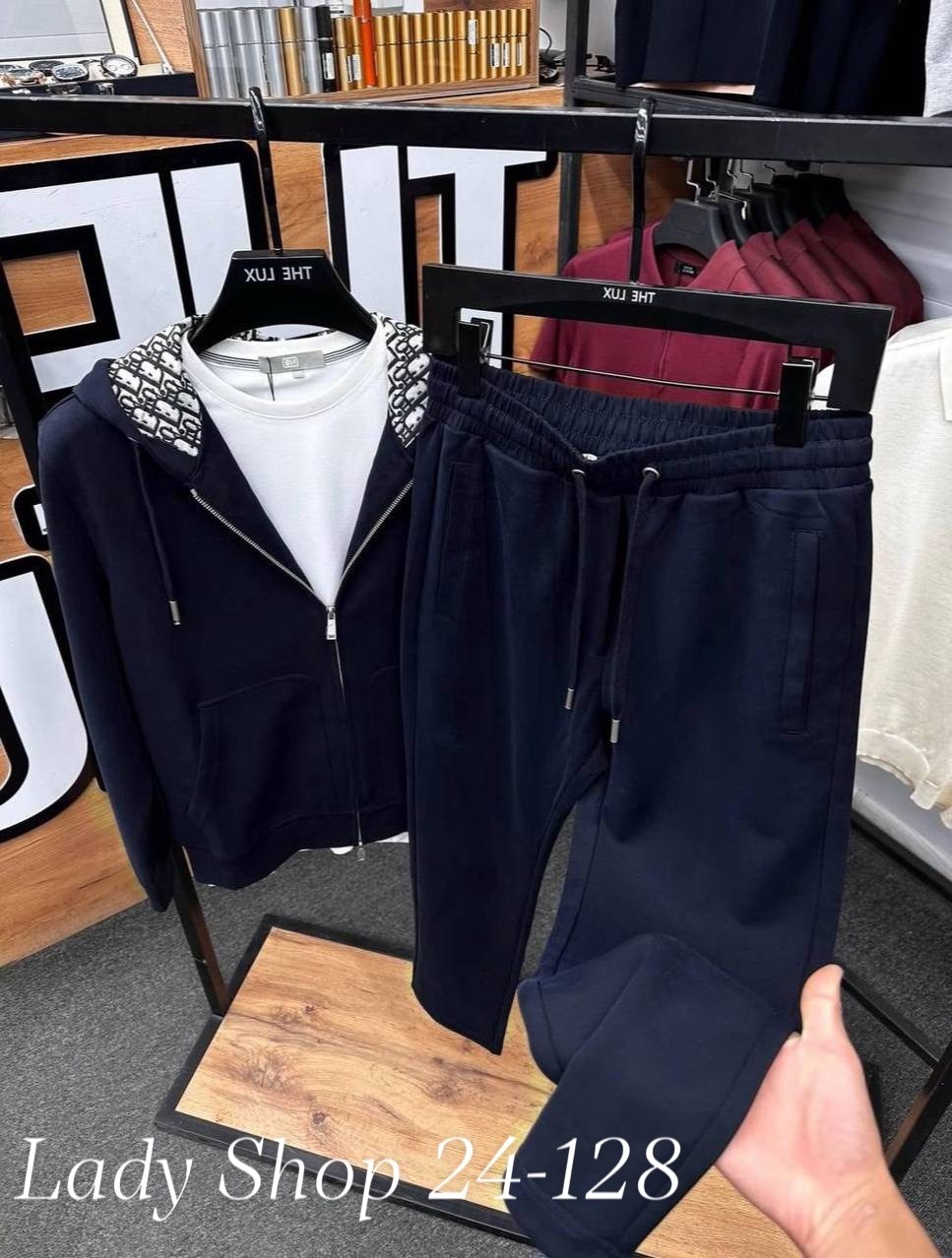 чёрная мужская кофта dior oblique logo-embroidered,тёмно-синий мужской костюм dior oblique logo-embroidered,костюм спортивный dior,dior тёмно-синяя мужская кофта oblique logo-embroidered,кофта диор че