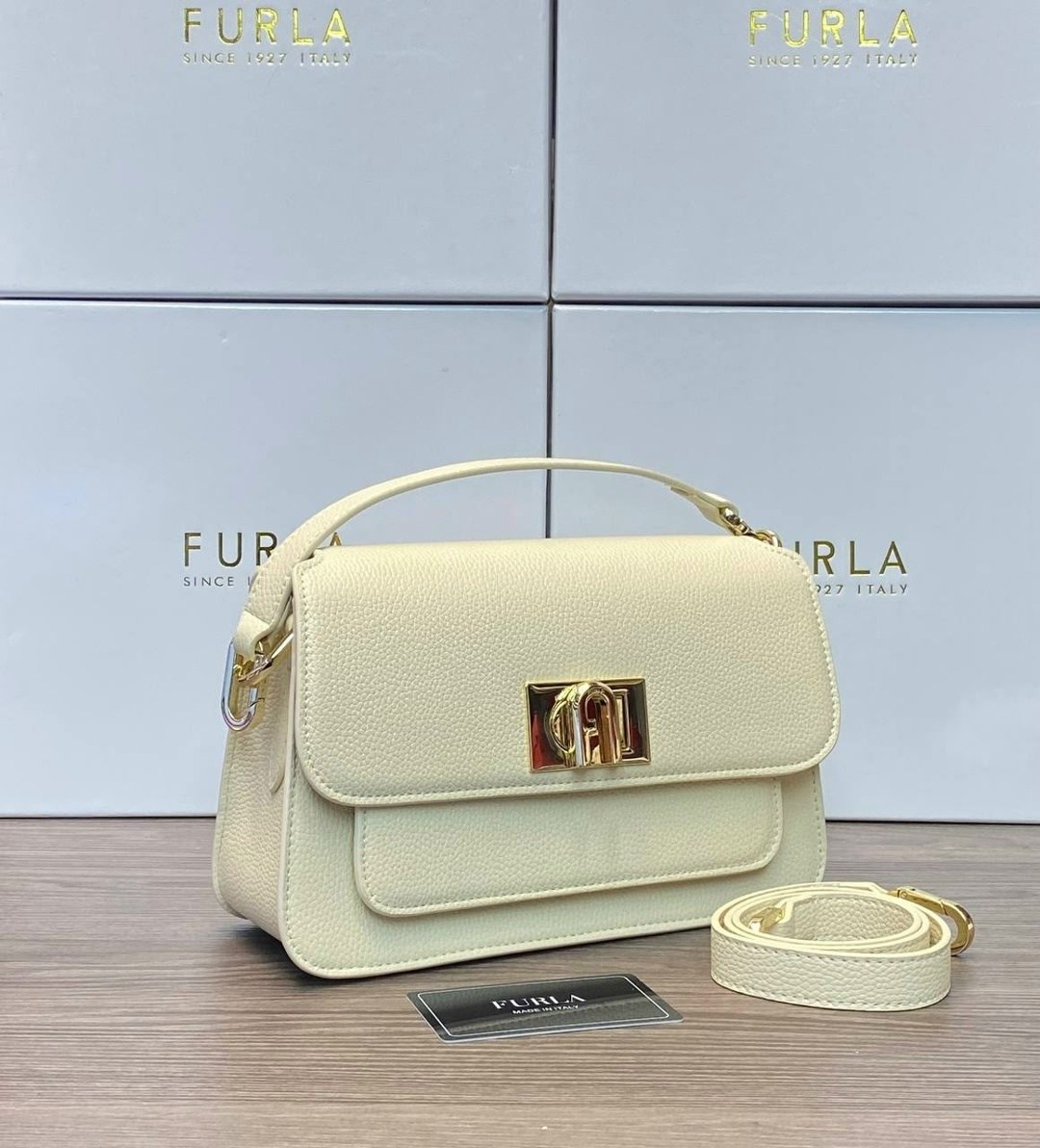 сумка furla,сумка женская furla,сумка furla metropolis,бежевая сумка furla 1927 на цепочке,бежевая сумка furla 1927 с поворотным замком