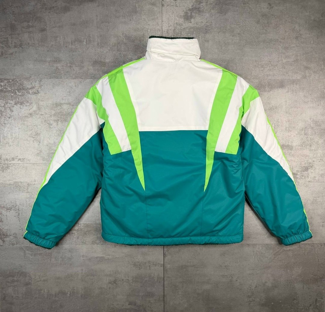 двухсторонняя куртка nike,универсальная куртка,куртка,спортивная куртка,куртка двухсторонние