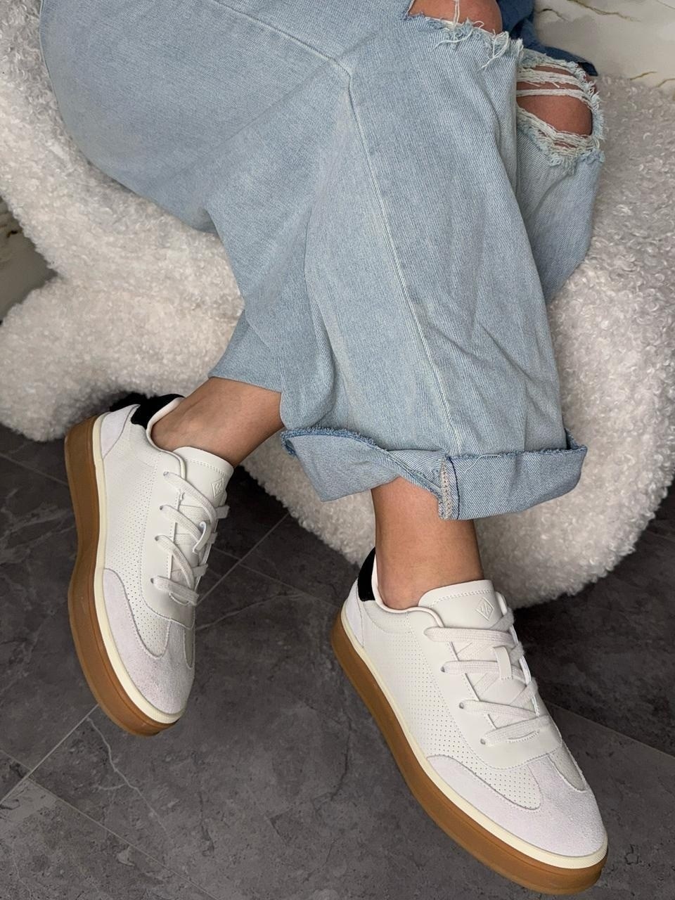 ,кроссовки loro piana,женские кроссовки из замши loro piana черные,женские кроссовки из кожи loro piana черные,женские кроссовки