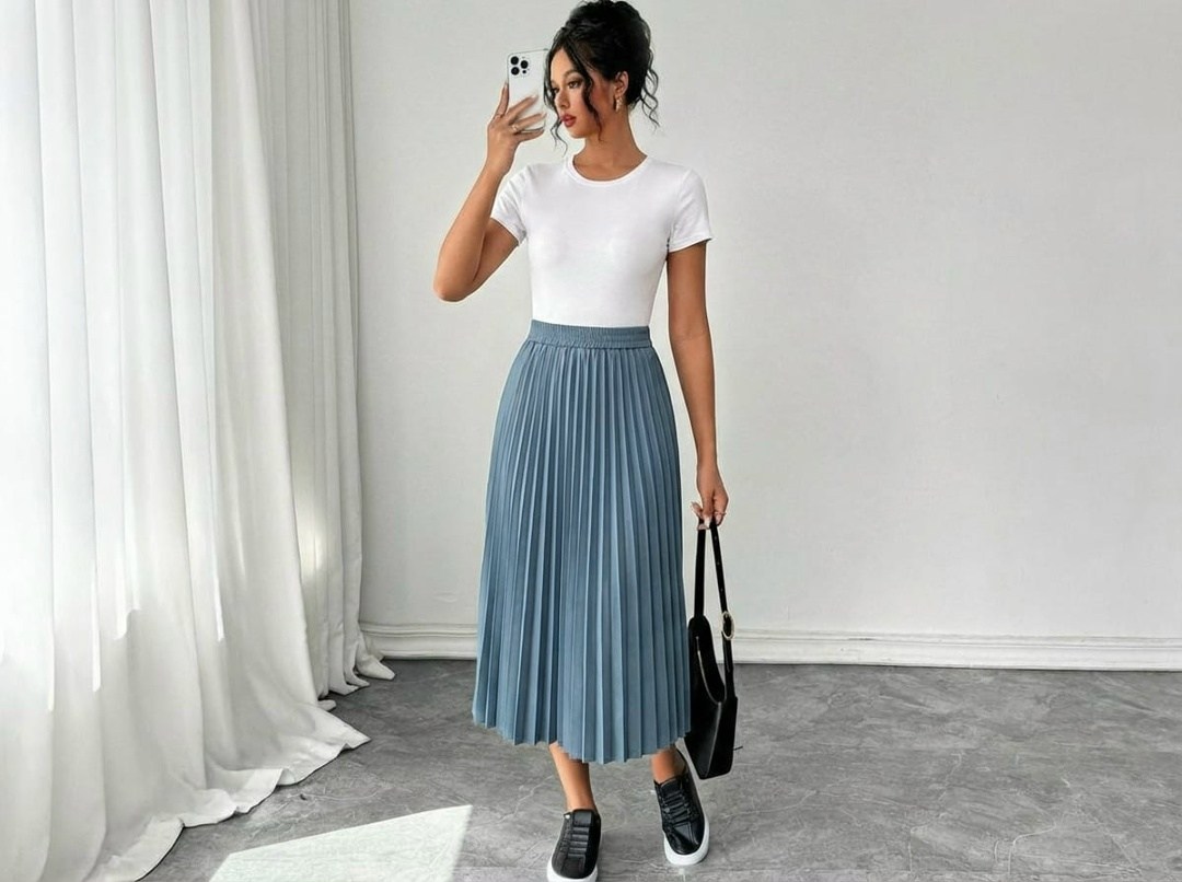 юбка плиссе,плиссированная юбка,плиссированная юбка миди,образы с плиссированной юбкой миди,голубая плиссированная юбка