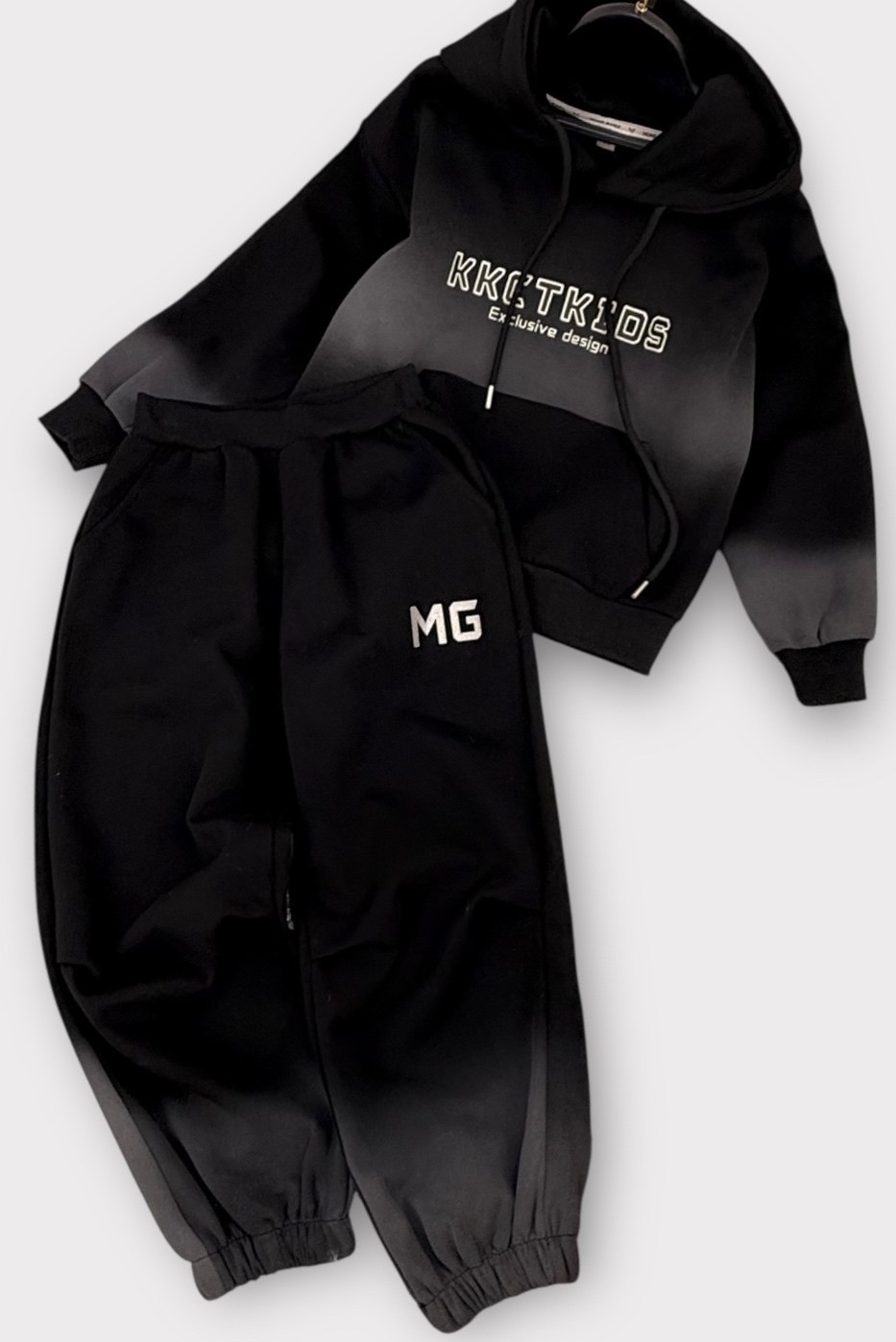 костюм спортивный мальчикам,костюм теплый с начесом для мальчиков bodo светло-серый цвет,детский костюм из футера,детский костюм,костюм теплый с начесом для мальчиков bodo серый